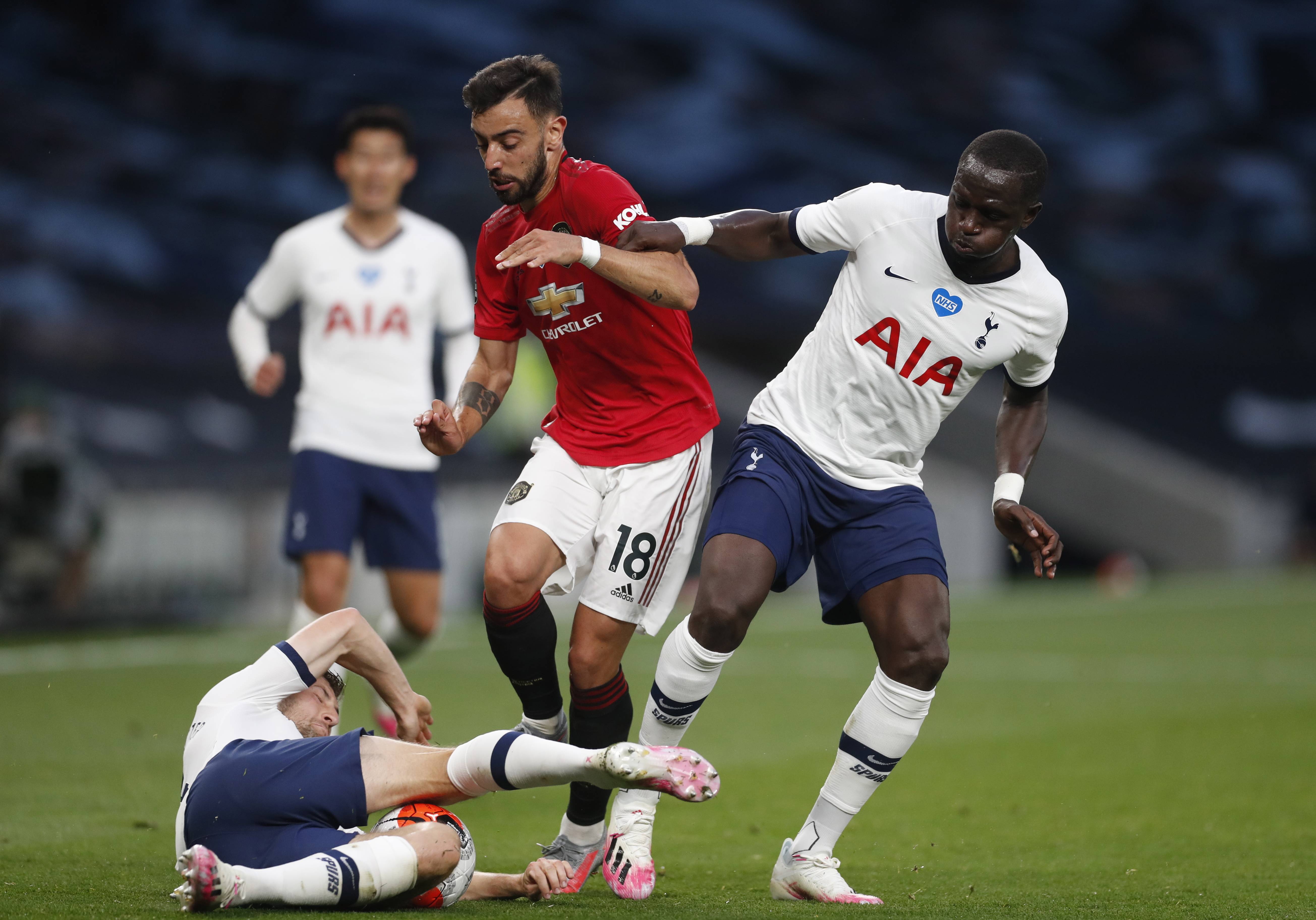 赛事上崭露 赛事上崭露