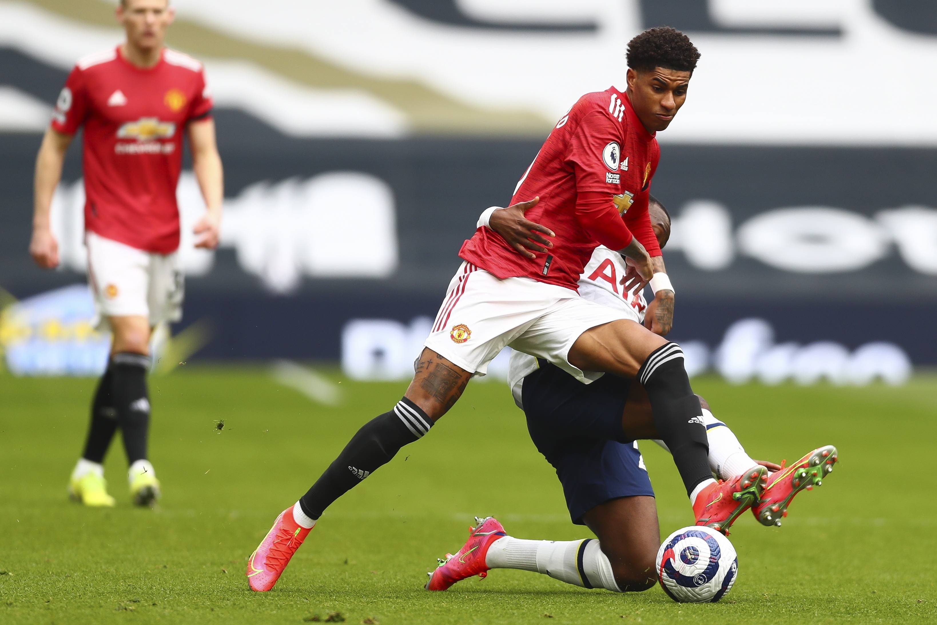 杯中表現出 杯中表現出