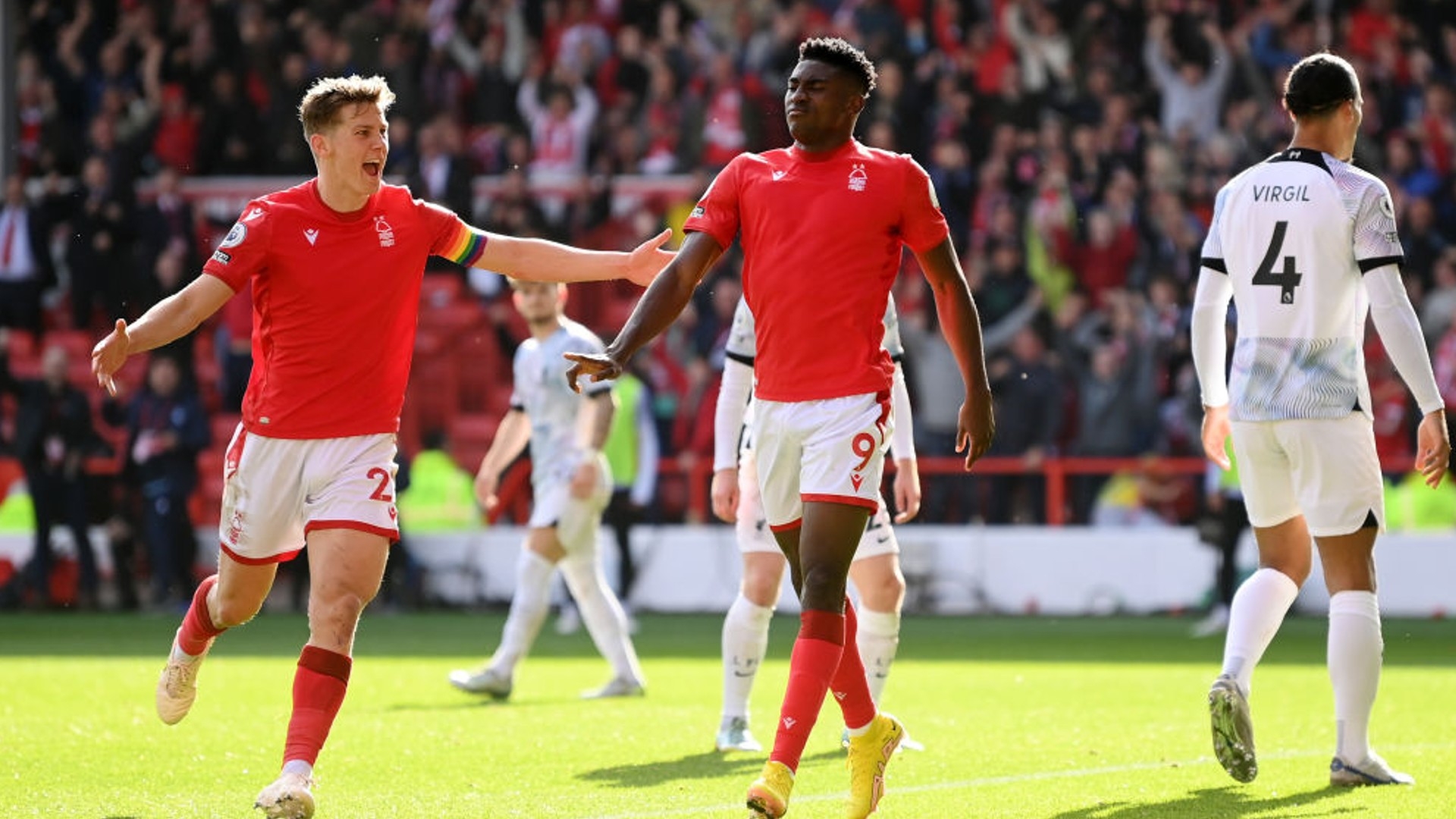 的后腰之一 的后腰之一